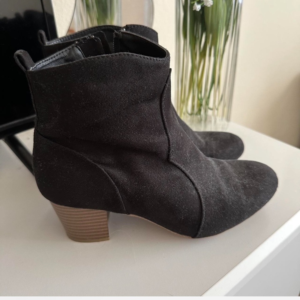American Eagle Outfitters Black Suede Ankle Booties